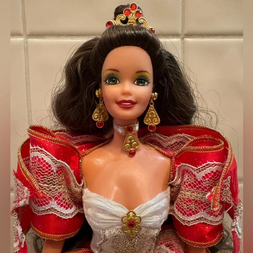 Happy Holidays Special Edition Brunette Barbie 1997